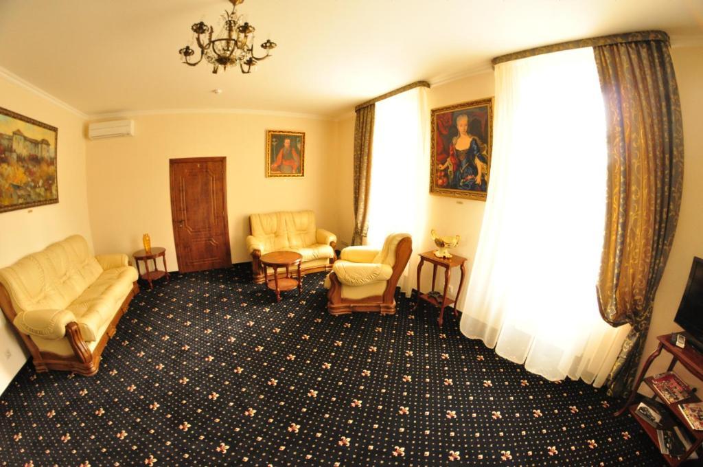 Boutique Hotel Villa P Ужгород Екстериор снимка