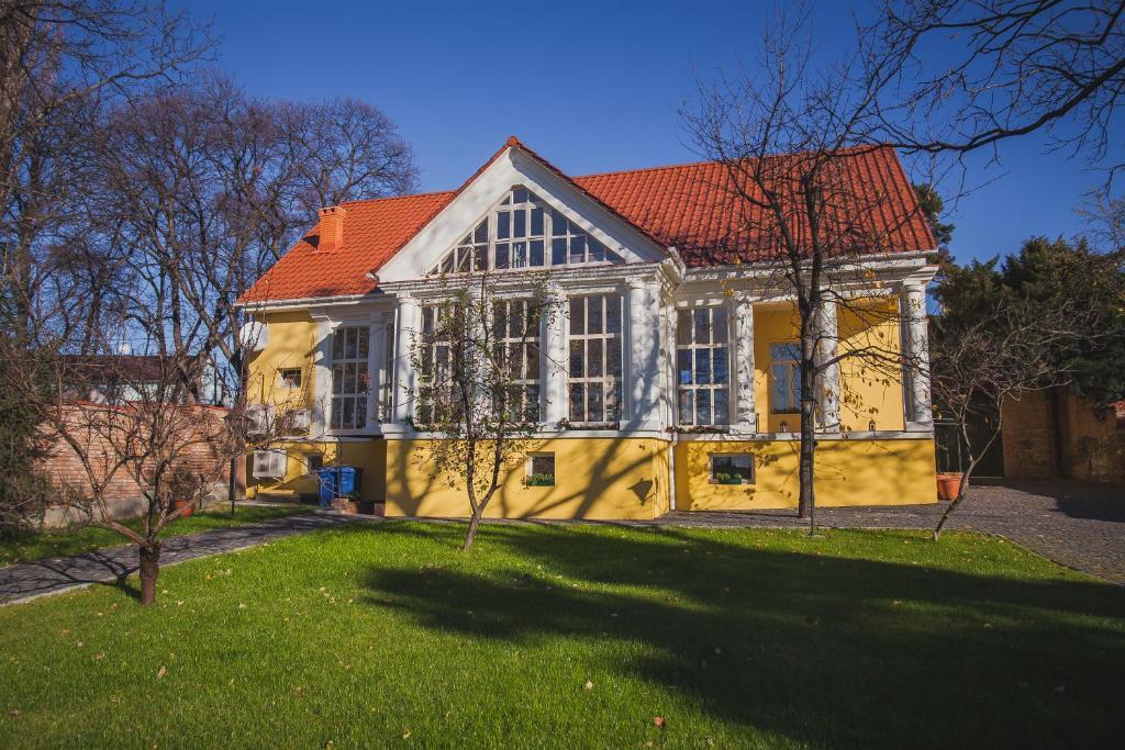 Boutique Hotel Villa P Ужгород Екстериор снимка